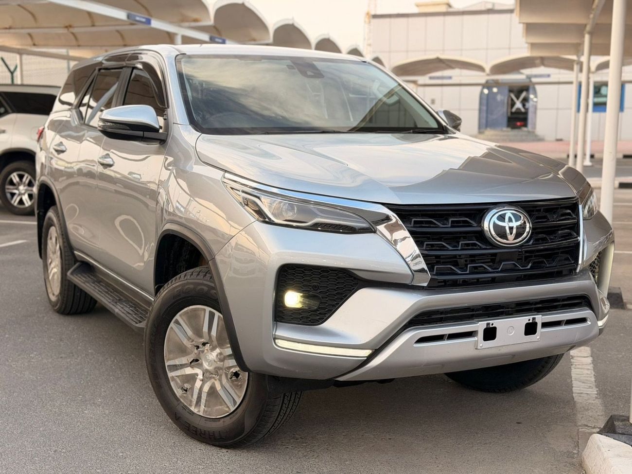 تويوتا فورتونر VX2 4X4 Diesel 2.8L