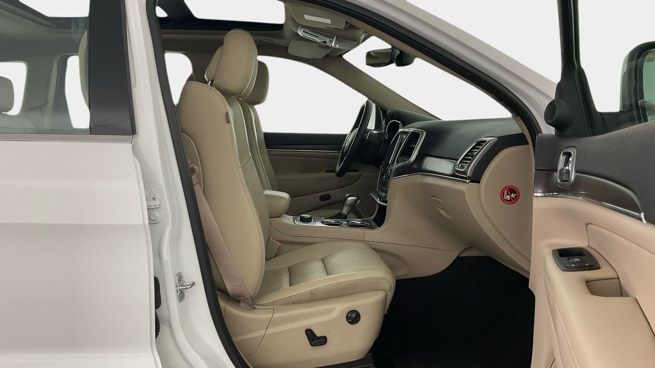 جيب جراند شيروكي 3.6 LIMITED 4WD AUTO | شامل الضمان | 0 ﺪﻔﻋﺓ ﺃﻮﻟﻯ