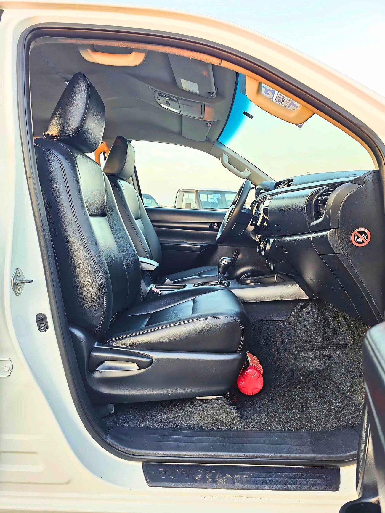 Toyota Hilux GLX / A/T/ 2.7L PETROL 4WD / SIDE STEPS / FULL OPTION / EXPORT ONLY / LOT#91992