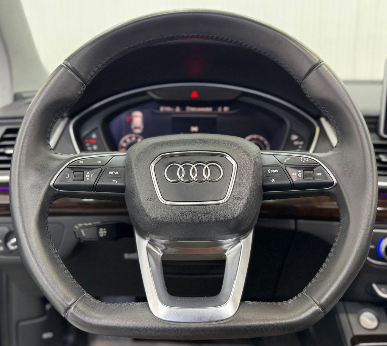 Audi Q5 45 TFSI Quattro S Line 2.0L (252 HP) 2019 Audi Q5 45TFSI S-Line Quattro, Warranty, Full Audi Service