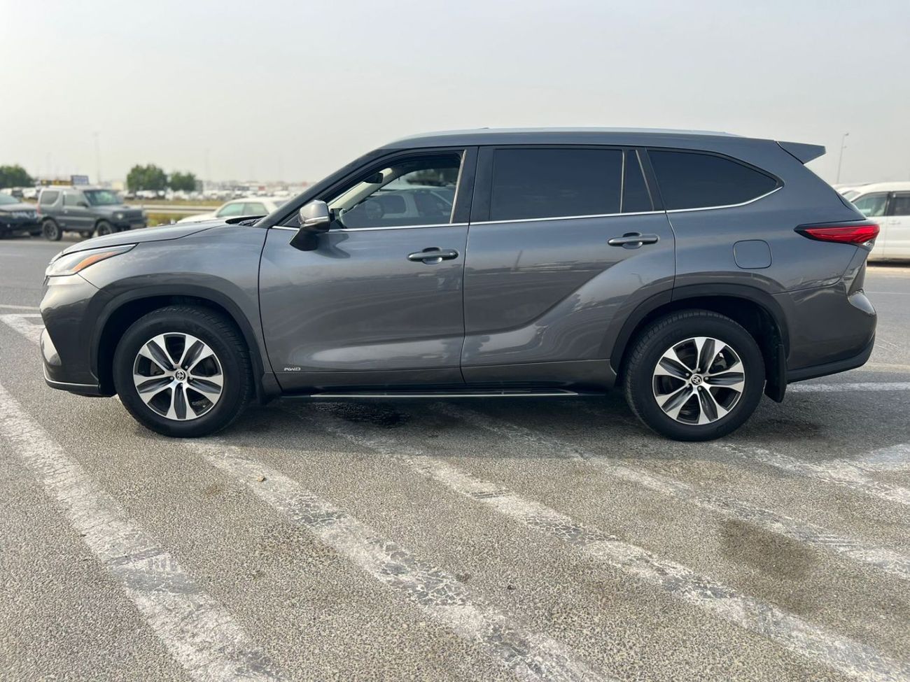 Toyota Highlander 2023 TOYOTA HIGHLANDER HYBRID XLE,  2.5l v4 GASOLINE , SUNROOF LEATHER ELECTRIC SEATS, TRUCK AUTO, 4