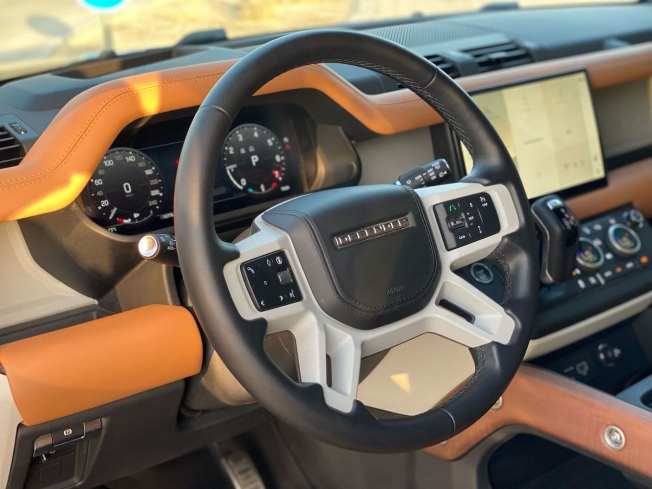 Land Rover Defender P400 110 X-Dynamic HSE 3.0L (5 Seater)