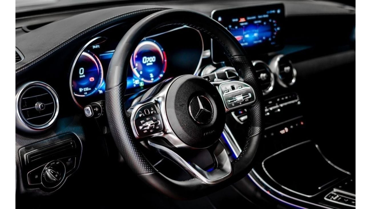 Mercedes-Benz GLC 200 Premium 2022 Mercedes GLC 200 4-Matic, Gargash Warranty, Low KMs, GCC