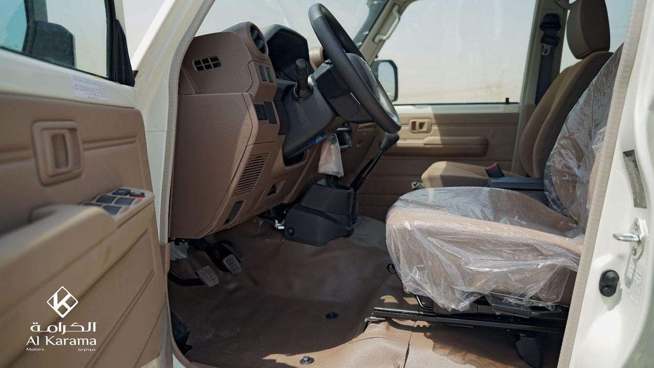 Toyota Land Cruiser Pick Up 2.8L Diesel - Manual Drive - 4x4 - Diff Lock - Touch Screen - Snorkel - GCC