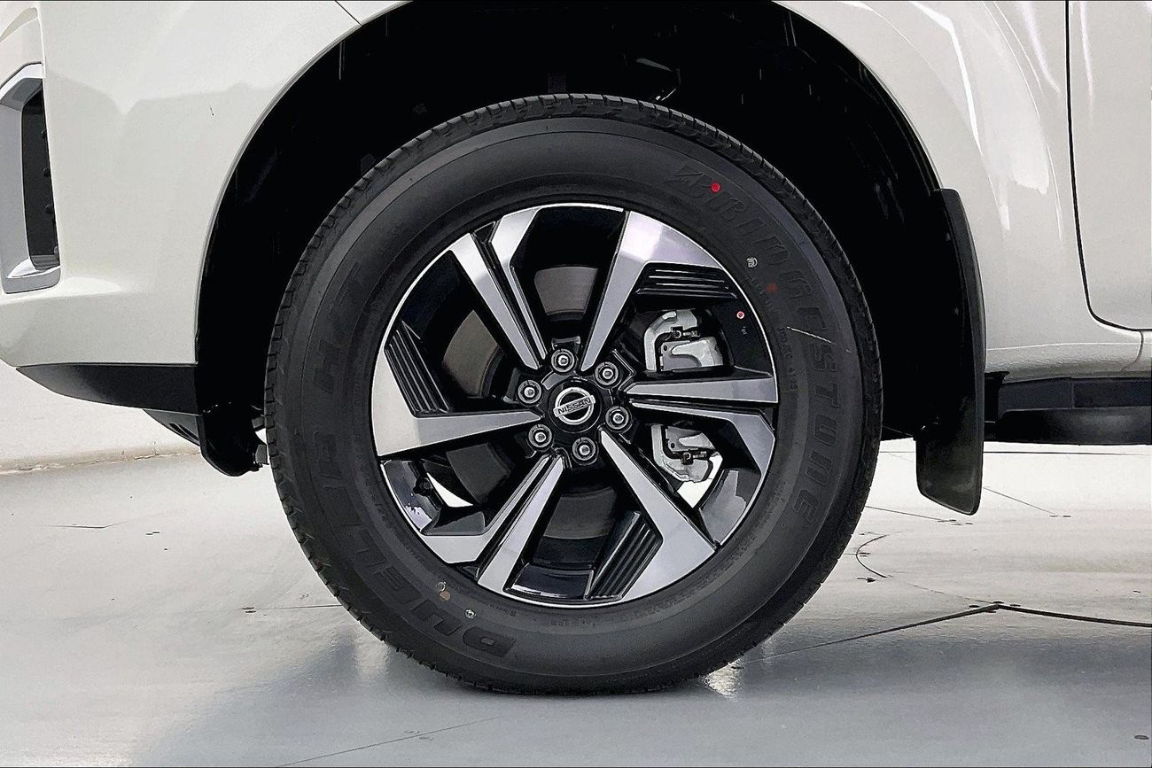 Nissan XTerra Platinum | 1 year free warranty | 1.99% financing rate | 7 day return policy