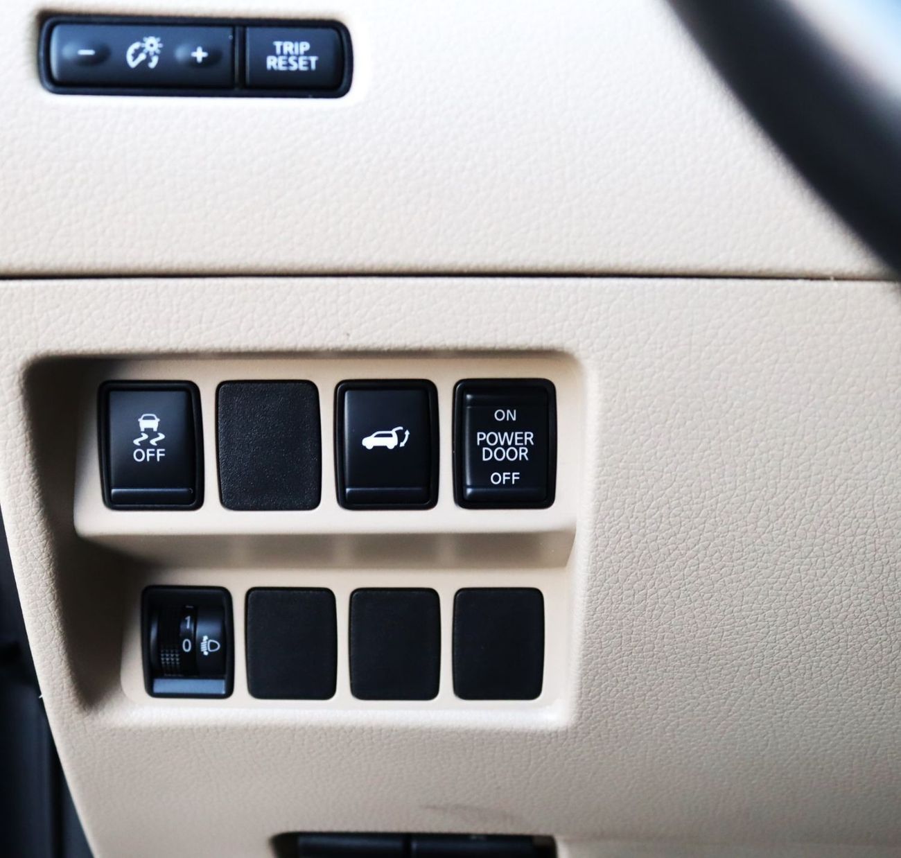 نيسان إكس تريل SV نيسان اكس تريل 2019 فل اوبشن خليجي بحالة ممتازة