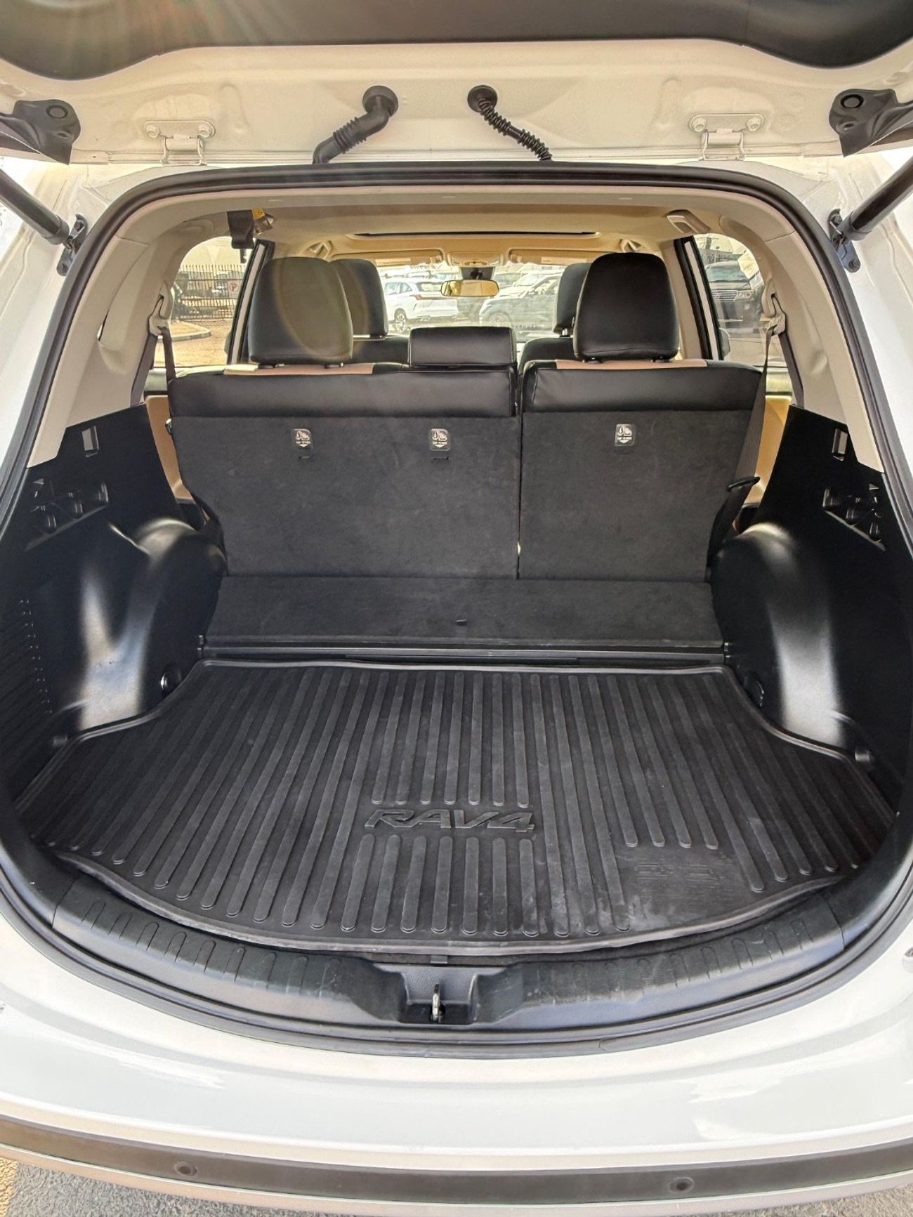 Toyota RAV4 2018 TOYOTA RAV4 XLE HYBRID