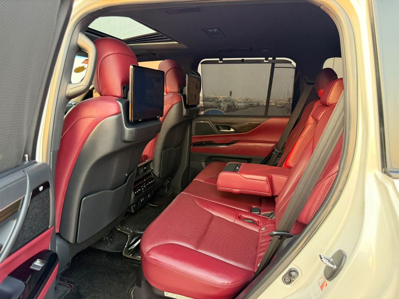 Lexus LX600 SIGNATURE 2023 LEXUS Lx600 SIGNATURE 7 SEATS 3.5TT AL FUTTAIM GCC 1st OWNER   KM: 71,000 PRICE: