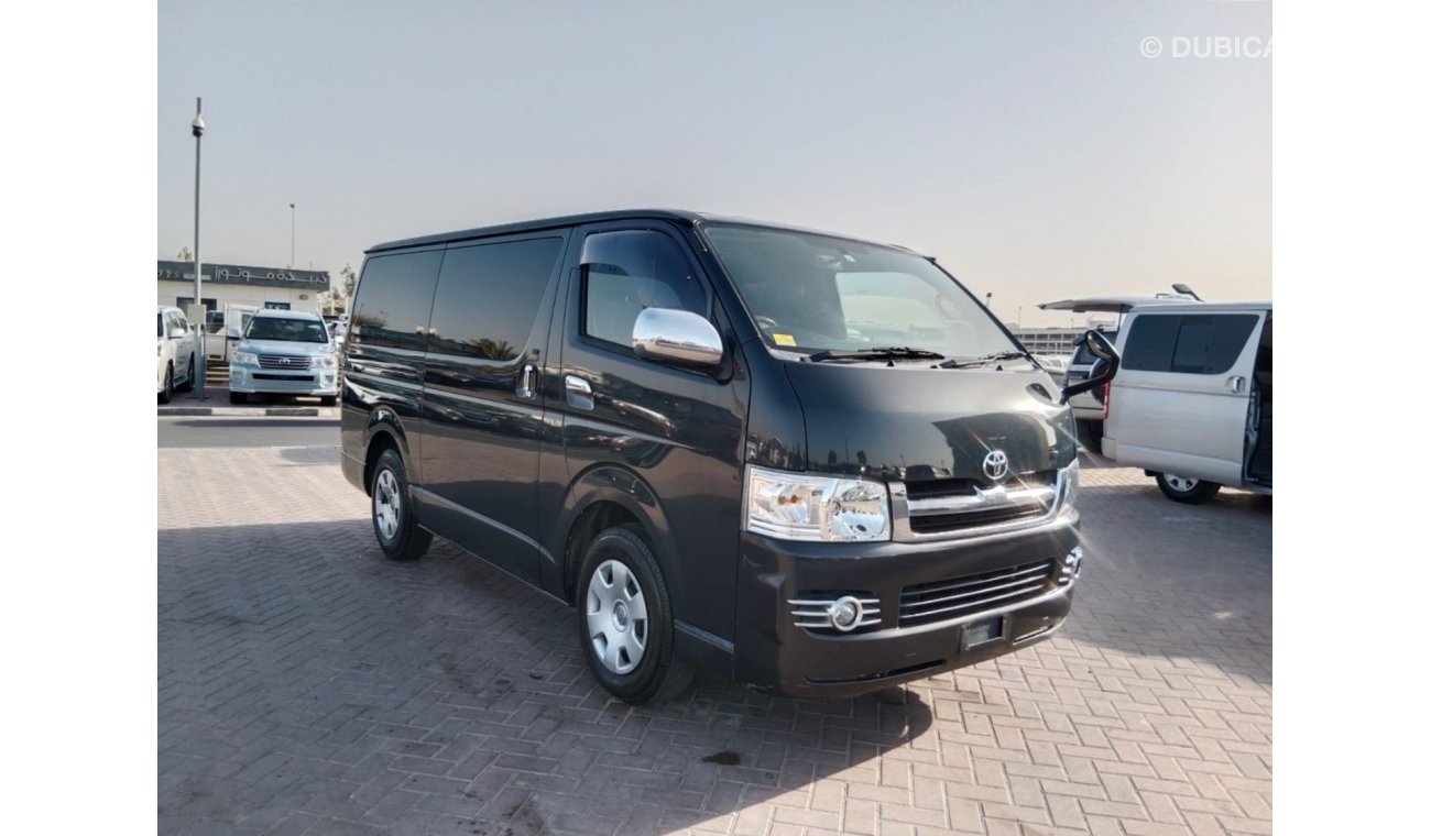 تويوتا هاياس TOYOTA HIACE VAN RIGHT HAND DRIVE (PM1630)