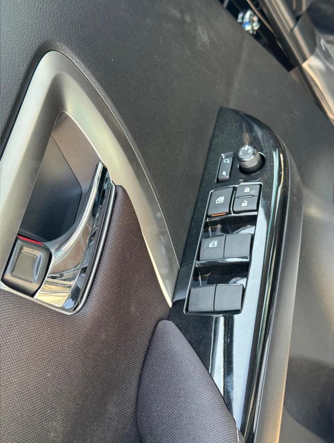 Toyota Fortuner TOYOTA FORTUNER 2.7L PETROL AUTO WD 2025