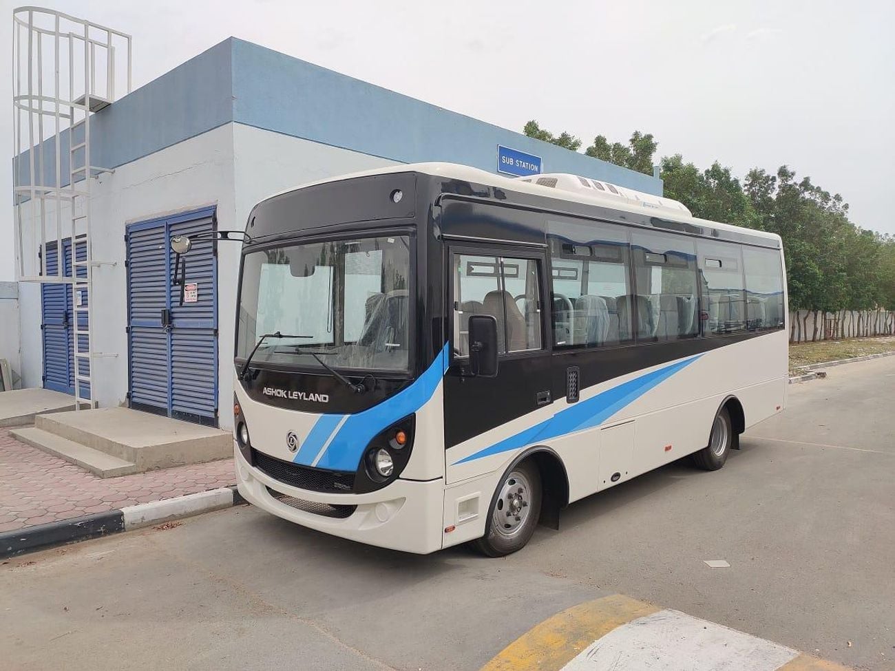 اشوك ليلاند Gazl 3.0L DIESEL 26 SEATER MANUAL TRANSMISSION