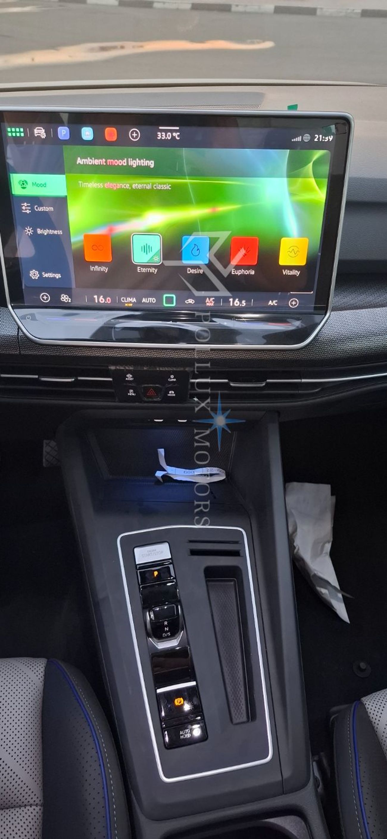 فولكس واجن جولف GOLF 8 R-LINE 1.5 TURBO 160 HP 2025