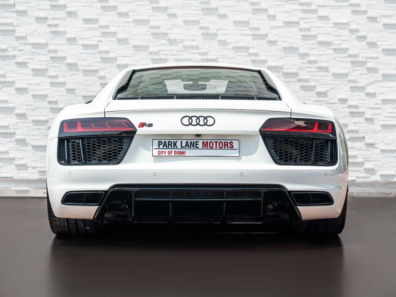 Audi R8 AED 8,861 PM • R8 V10 5.2L AWD • ONLY 60,000 KMS • FULL AUDI SERVICE HISTORY AND NEXT FREE SERVICE