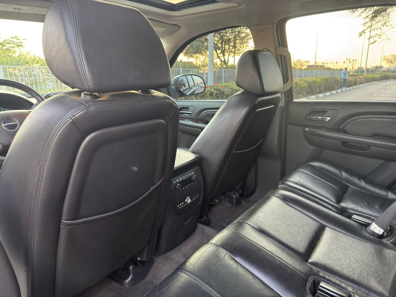 جي أم سي يوكون GCC SPEC NEAT AND CLEAN LESS KILOMETER