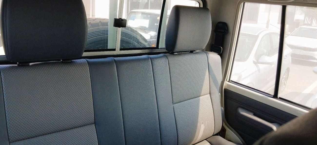 Toyota Land Cruiser Pick Up Toyota LC79 DC 4.2L Diesel Manual with Difflock 2025YM