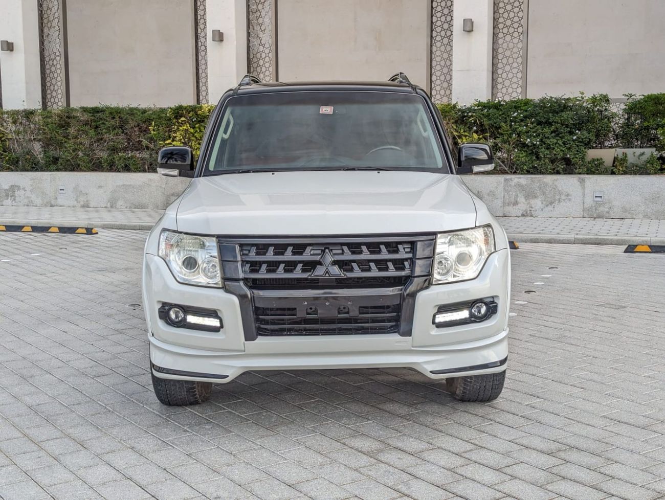 Mitsubishi Pajero Mitsubishi Pajero 2016 LHD white