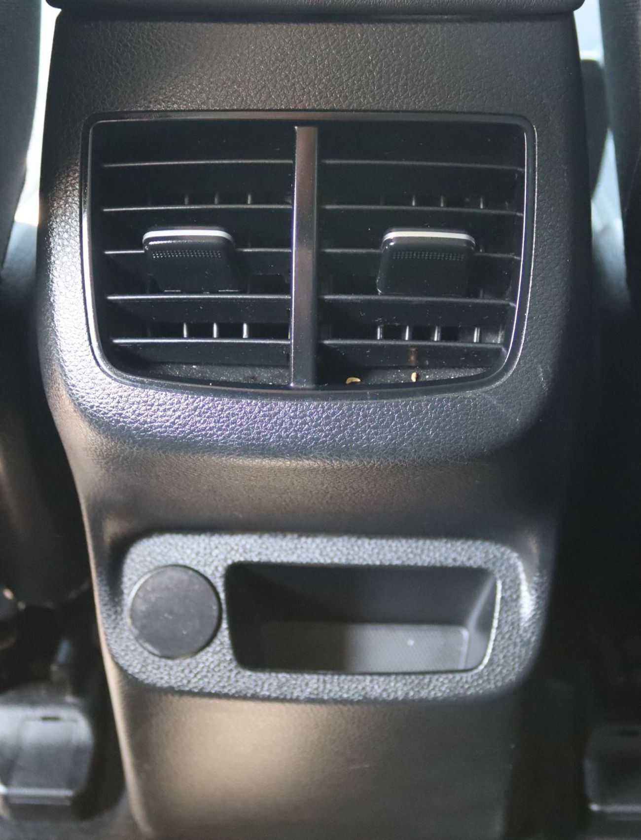 كيا سيلتوس كيا سيلتوس خليجى بدون حوادث  وبحاله ممتازه - محرك1.6L ممشى 75000 كم بسعر 53000 درهم