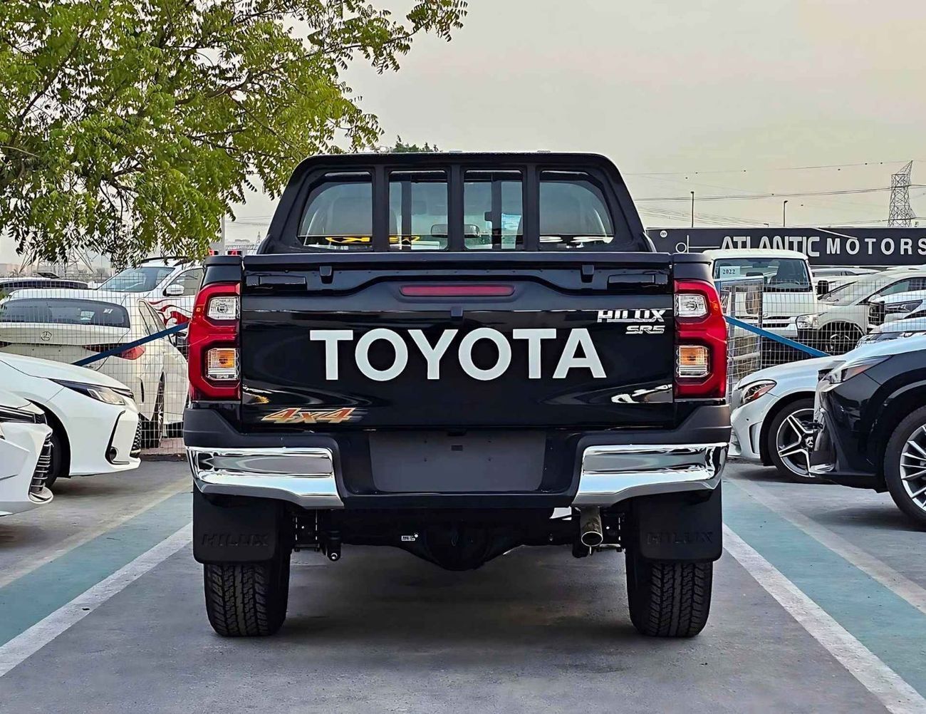 Toyota Hilux SR5 WIDE BODY/DOUBLE CABIN/2.7L PETROL M/T/HOOD LIFT ASSIST, BLIND SPOT, 2 COOL BOX, DIFF LOCK (CODE