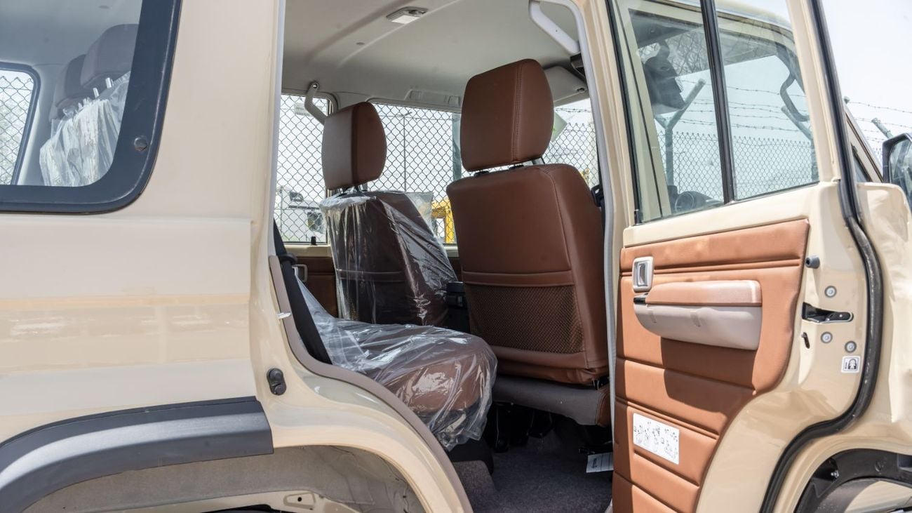 Toyota Land Cruiser 70 2026 Toyota Land Cruiser LC76 2.8L AT Diesel Full Option (Beige)