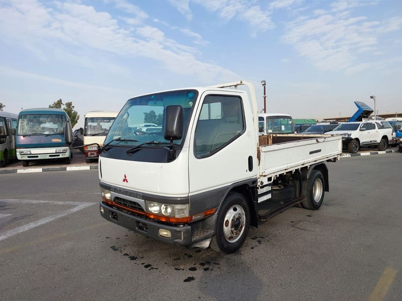Mitsubishi Fuso Canter MITSUBISHI CANTER TRUCK RIGHT HAND DRIVE(PM30785)