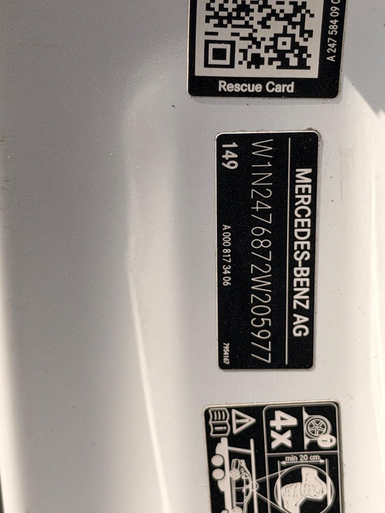 Mercedes-Benz GLB 200 Premium 1.4L (7 Seater)