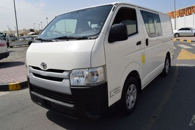 تويوتا هاياس Toyota Hiace 6 seater Van, model:2018.