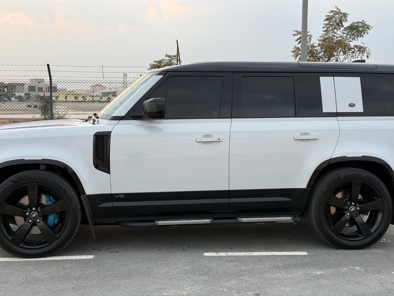 لاند روفر ديفندر 110 X P525 5.0L