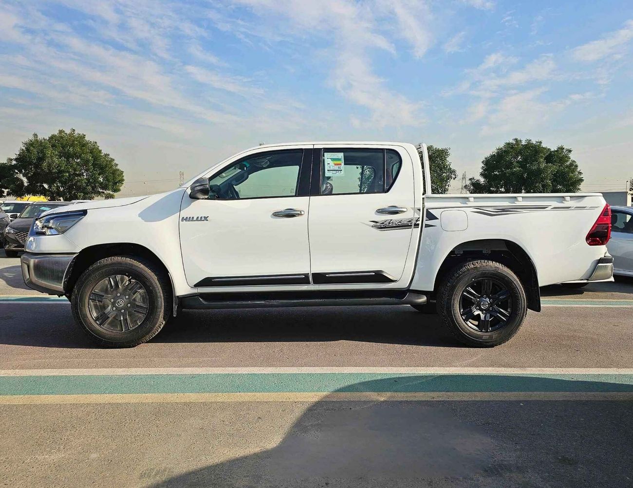 Toyota Hilux A/T / 2.7L PETROL /  DVD CAMERA / AUTO A/C / 4WD (CODE # 69030)