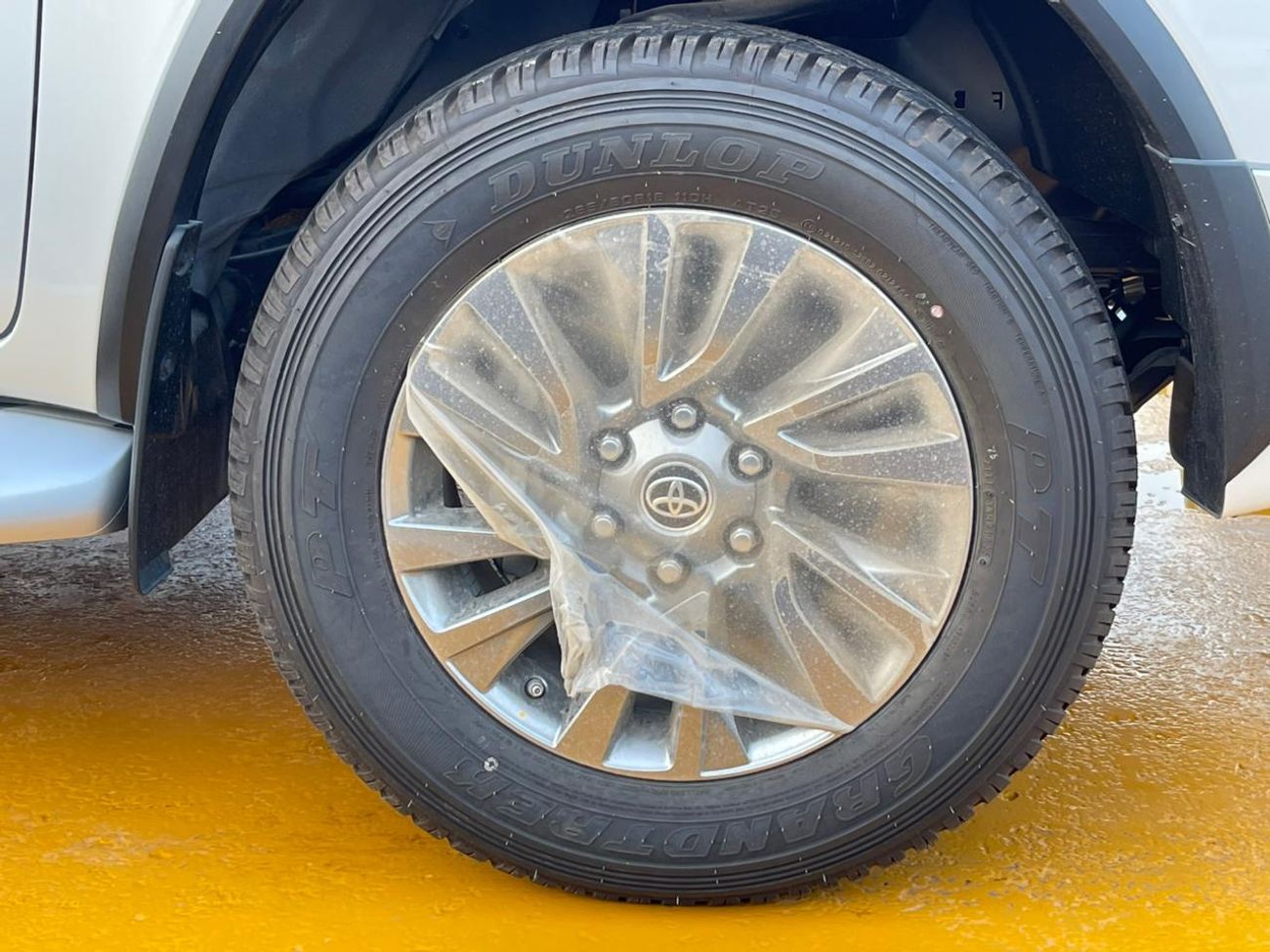 Toyota Fortuner Toyota Fortuner SR5 Plus 4.0L V6 PETROL 2025 GCC