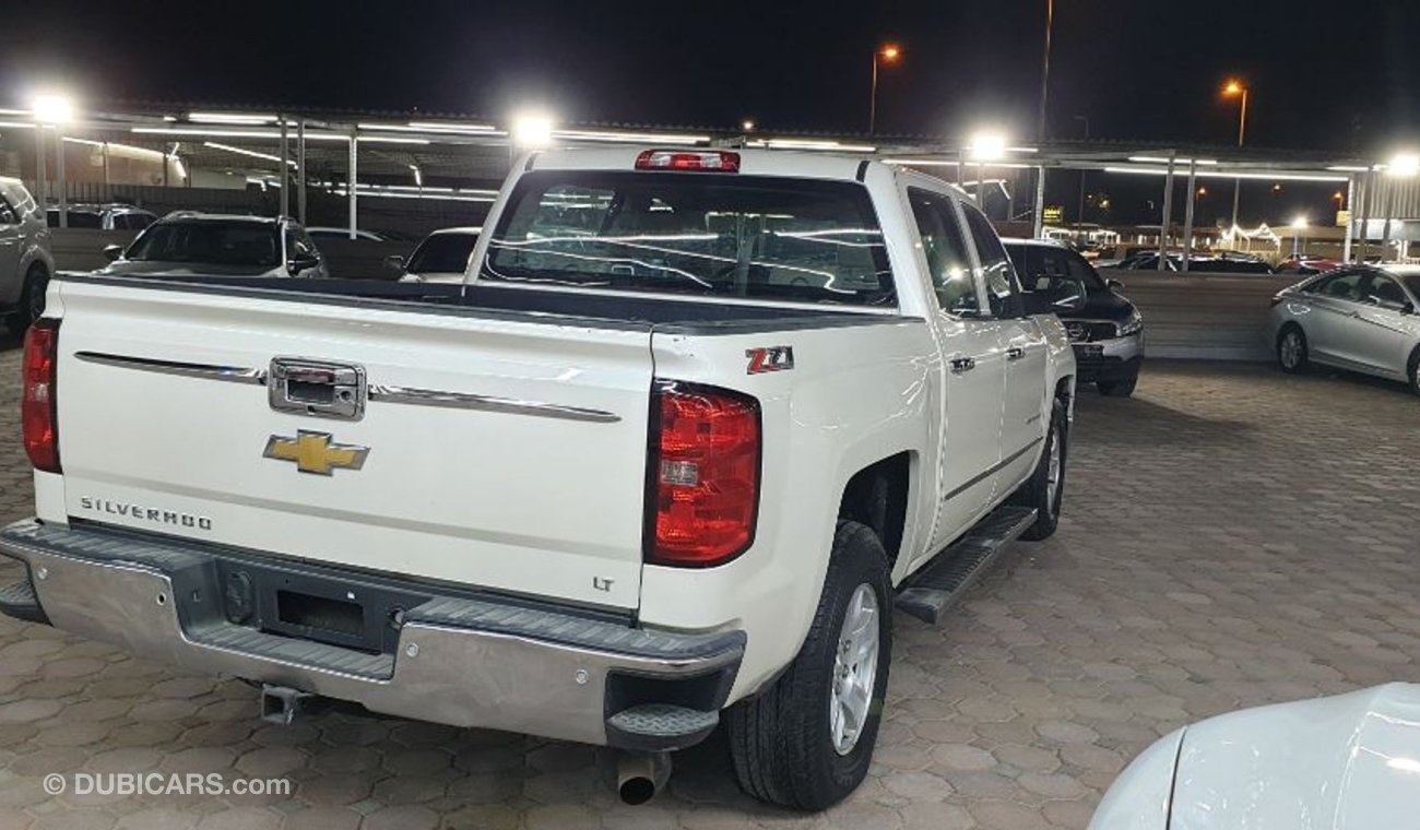 Chevrolet Silverado شيفرلية سلفرادو 2014 خليجي ماشية 144458 كم بحالة جيدة جدا