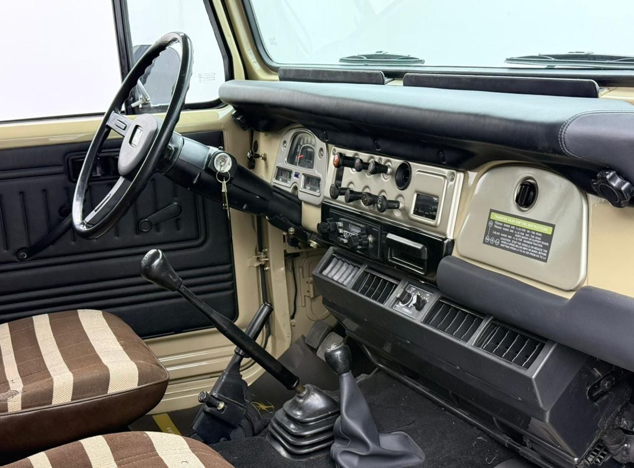 Toyota Land Cruiser 1984 Toyota Land Cruiser 2 Doors, Heating System, Sanyo Audio System, Excellent Condition