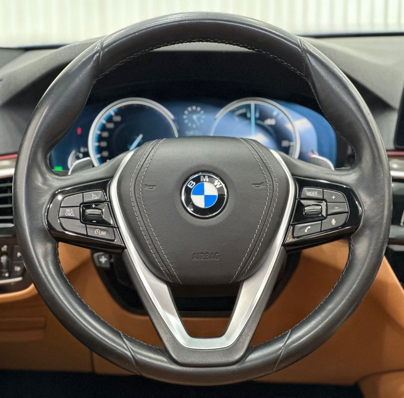 بي أم دبليو 530i Std