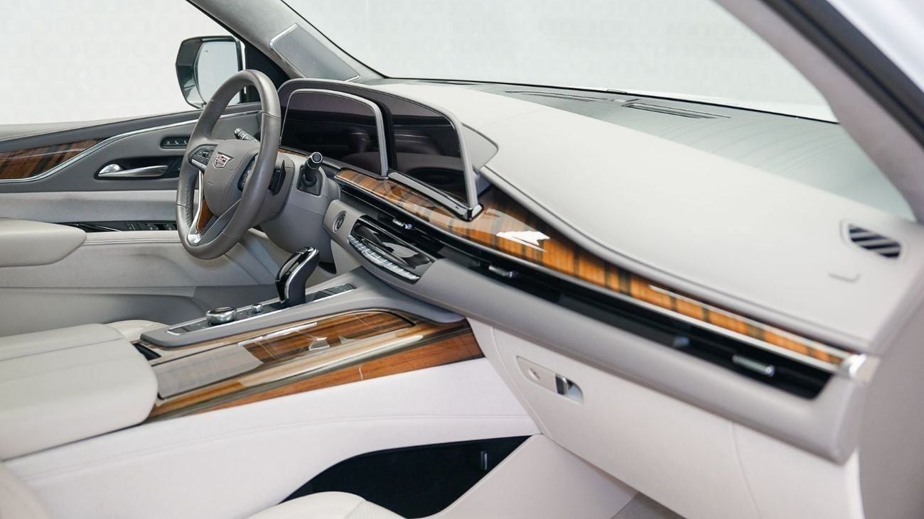 كاديلاك إسكالاد Premium Luxury 6.2L 4WD Special Offer | AED 3,921 PM | Captain Chairs, Low KM, Rear ENT | Escalade P