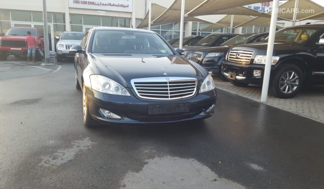 مرسيدس بنز S 350 مرسيدس S350 موديل 2006 ياباني ماشيه 70الف فقط السياره بحاله ممتازه ولا تحتاج اي مصروف