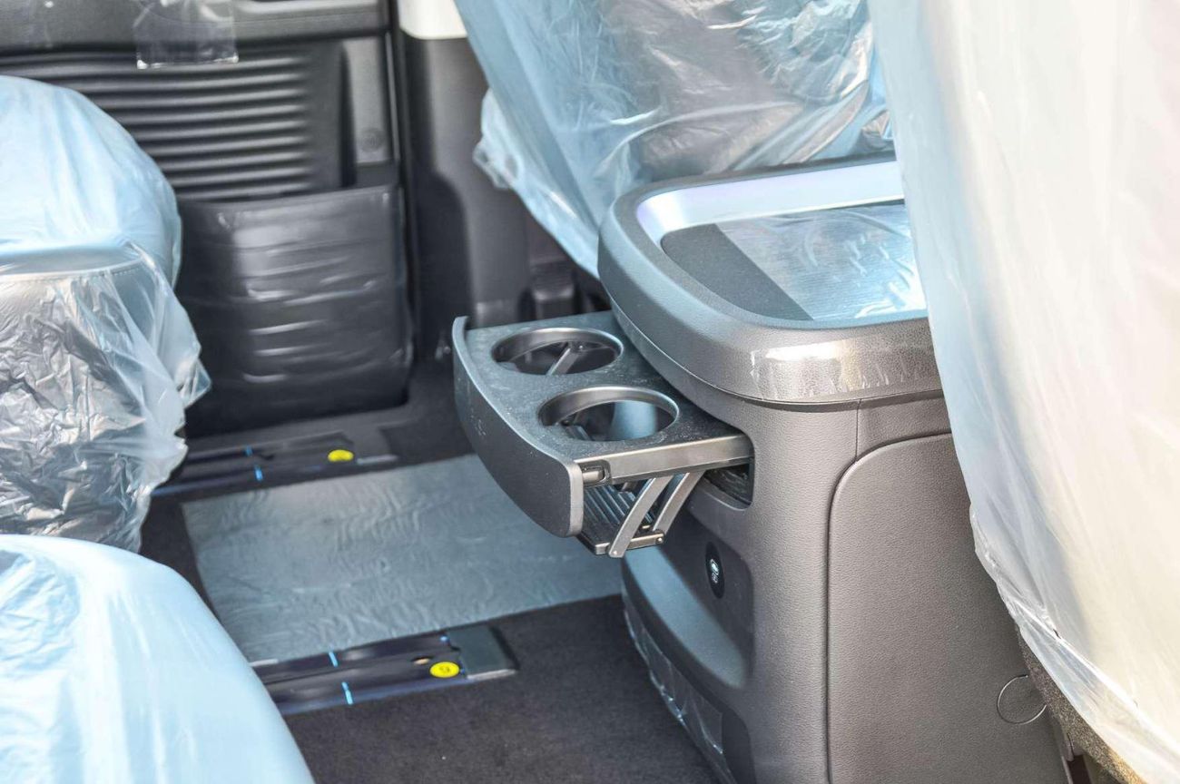 Hyundai Staria HYUNDAI STARIA 2.2L DIESEL LUXURY 2025