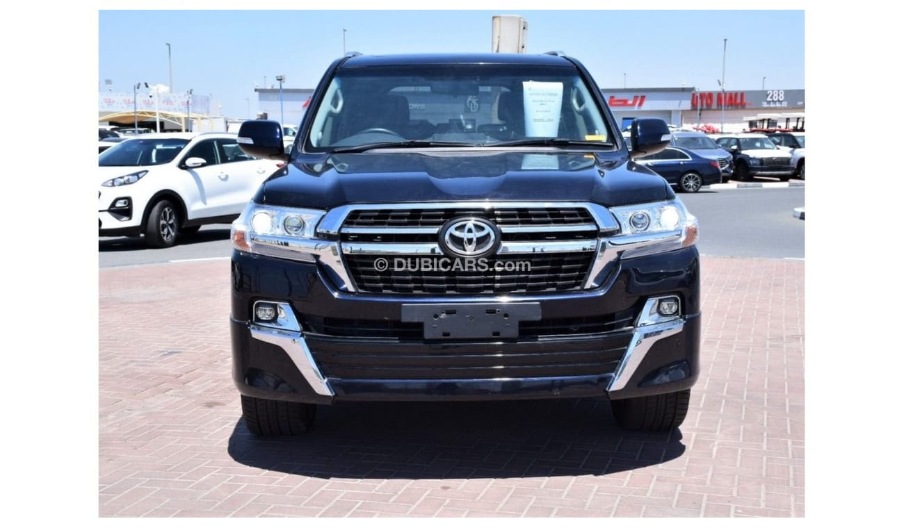 Used Toyota Land Cruiser 2017 for sale in Dubai - 677729