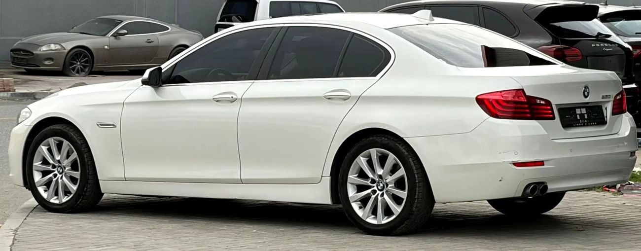 بي أم دبليو 520i MORYA JESWANI CARS FOR USED AUTOMOBILE TRADING CO.L.L.C