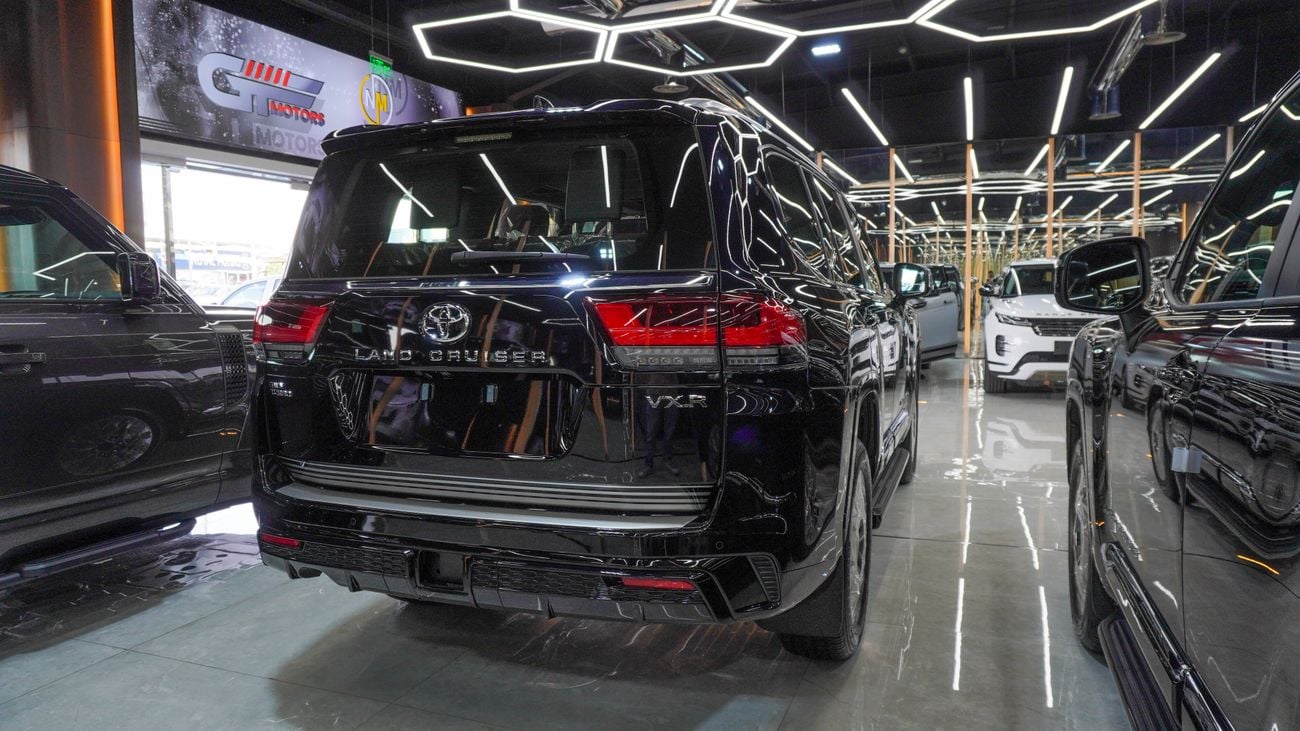 Toyota Land Cruiser VXR 3.5 L Twin Turbo V6
