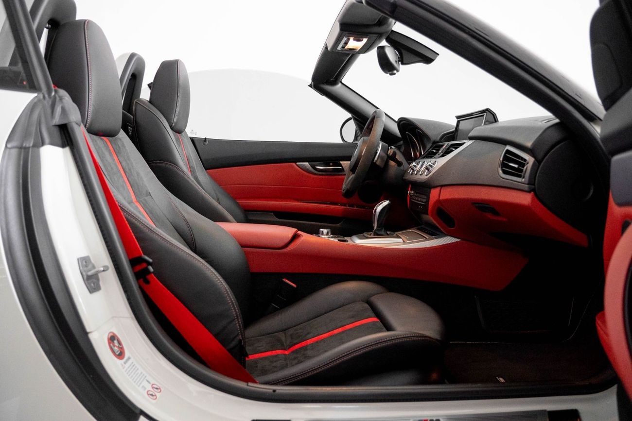 BMW Z4 M 2015 BMW Z4 SDrive35is M-Sport / Full-Service History