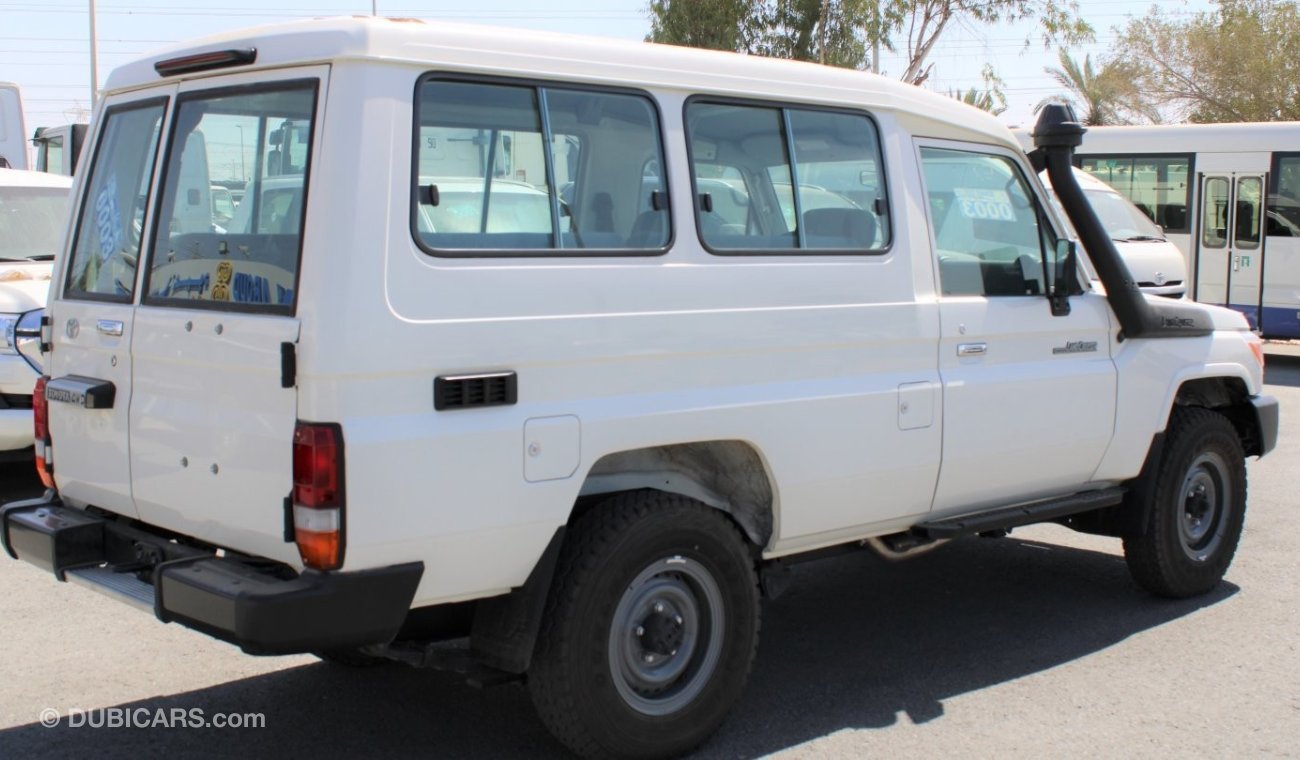 تويوتا لاند كروزر هارد توب LC78 ، 3-Door ، Hard Top ، 4x4 ، ديزل ، ناقل حركة يدوي ، LHD