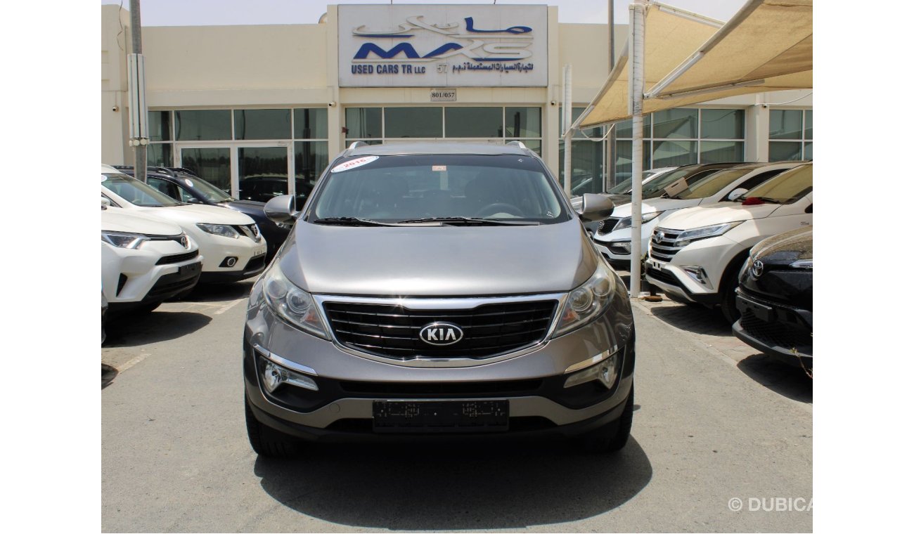 Kia Sportage AWD - GCC - CAR IS IN PERFECT CONDITION INSIDE OUT- 2 KEYS