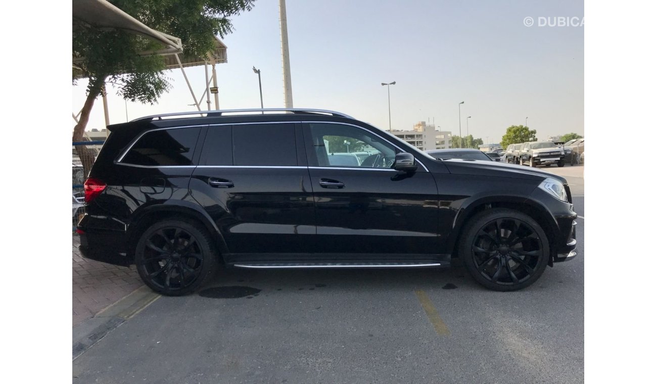 Mercedes-Benz GL 550