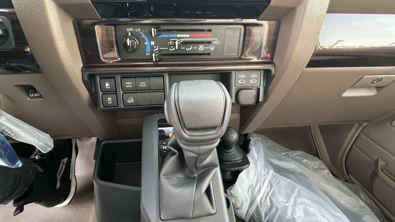 تويوتا لاند كروزر بيك آب SC 4.0L