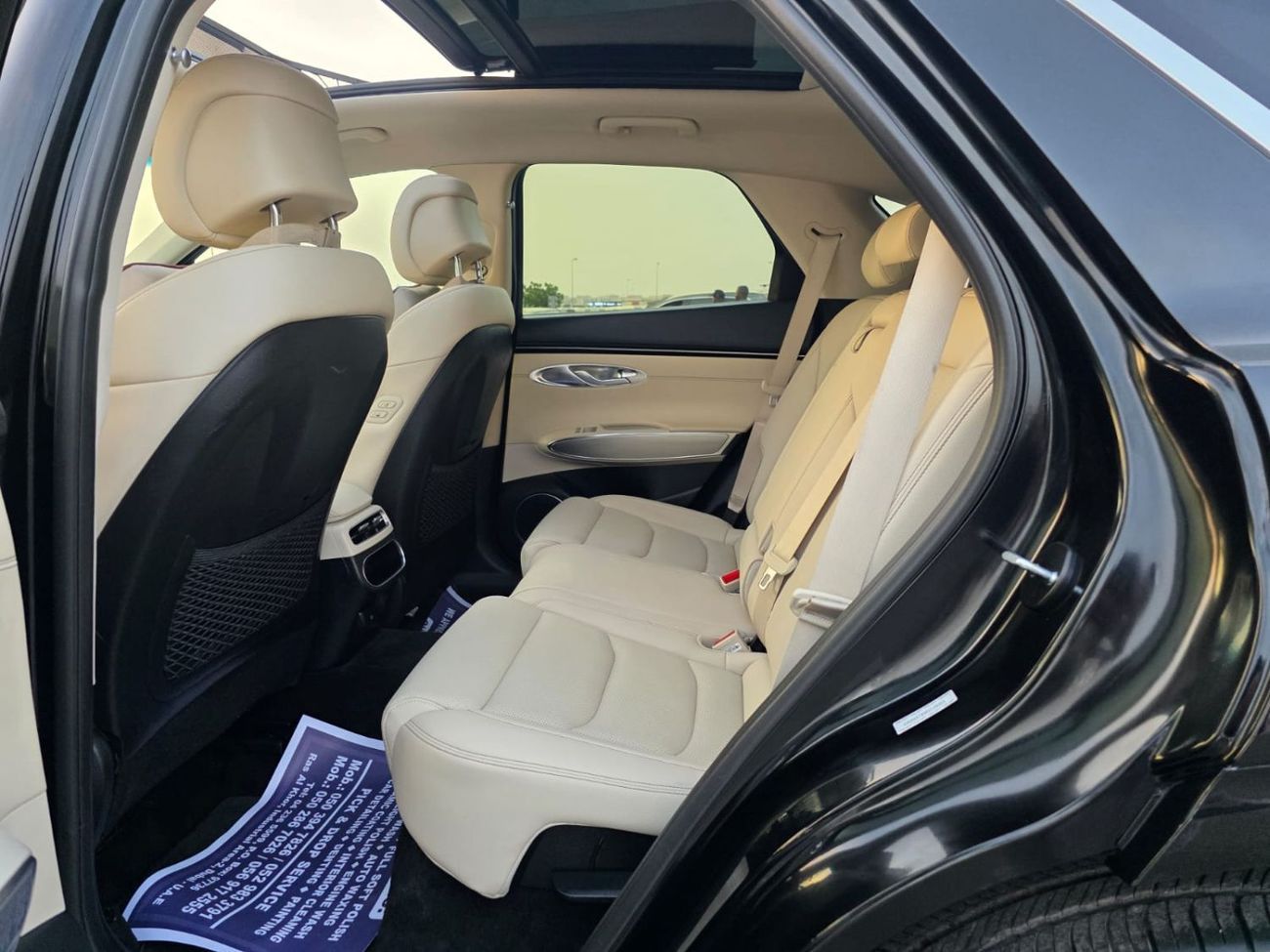 Genesis GV70 2023 Model 2.5L engine Panoramic roof and 4x4