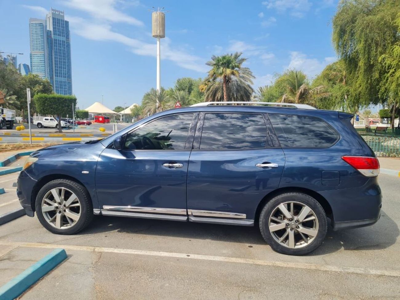 نيسان باثفايندر SL 3.5L (260 HP) FWD