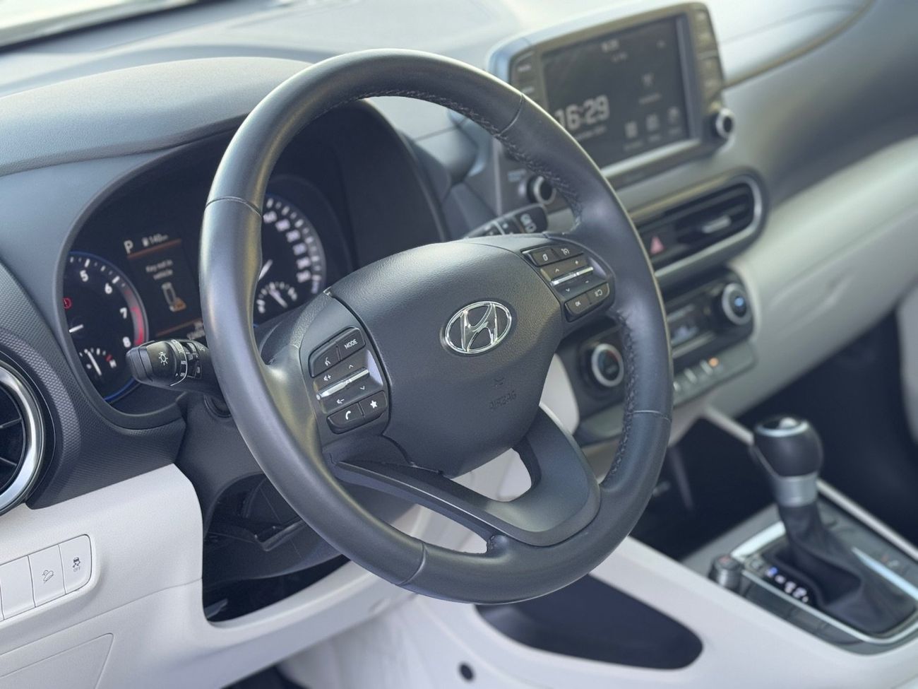 Hyundai Kona Smartstream 2.0L Hyundai Kona Full Option/ GCC / Free Accident/ 2022 / Under Warranty