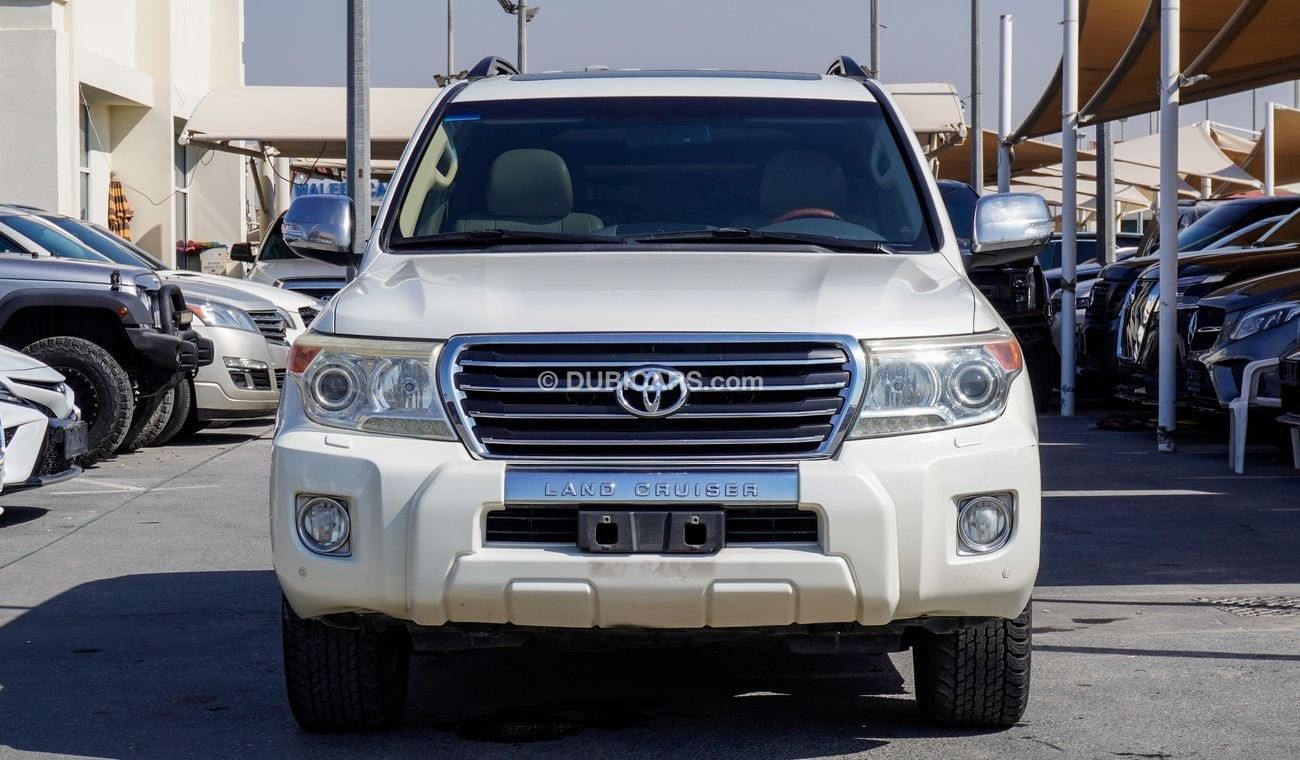 Used Toyota Land Cruiser GXR V8 2013 for sale in Sharjah - 795129