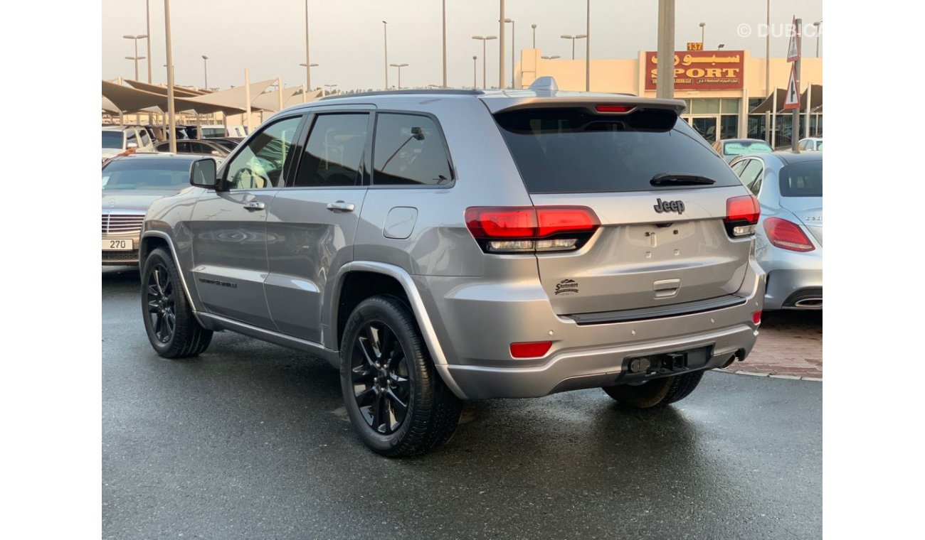 Jeep Grand Cherokee Jeep Grand Cherokee_2018_Excellent_Condihion