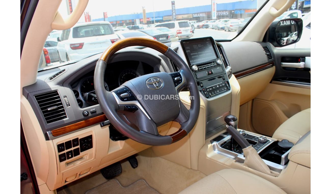 تويوتا لاند كروزر (2017) GXR V8 5.7 GCC, FULL HISTORY SERVICE