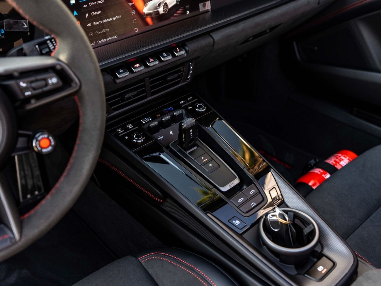 بورش 911 Carrera GTS 3.0L (450 HP) Convertible